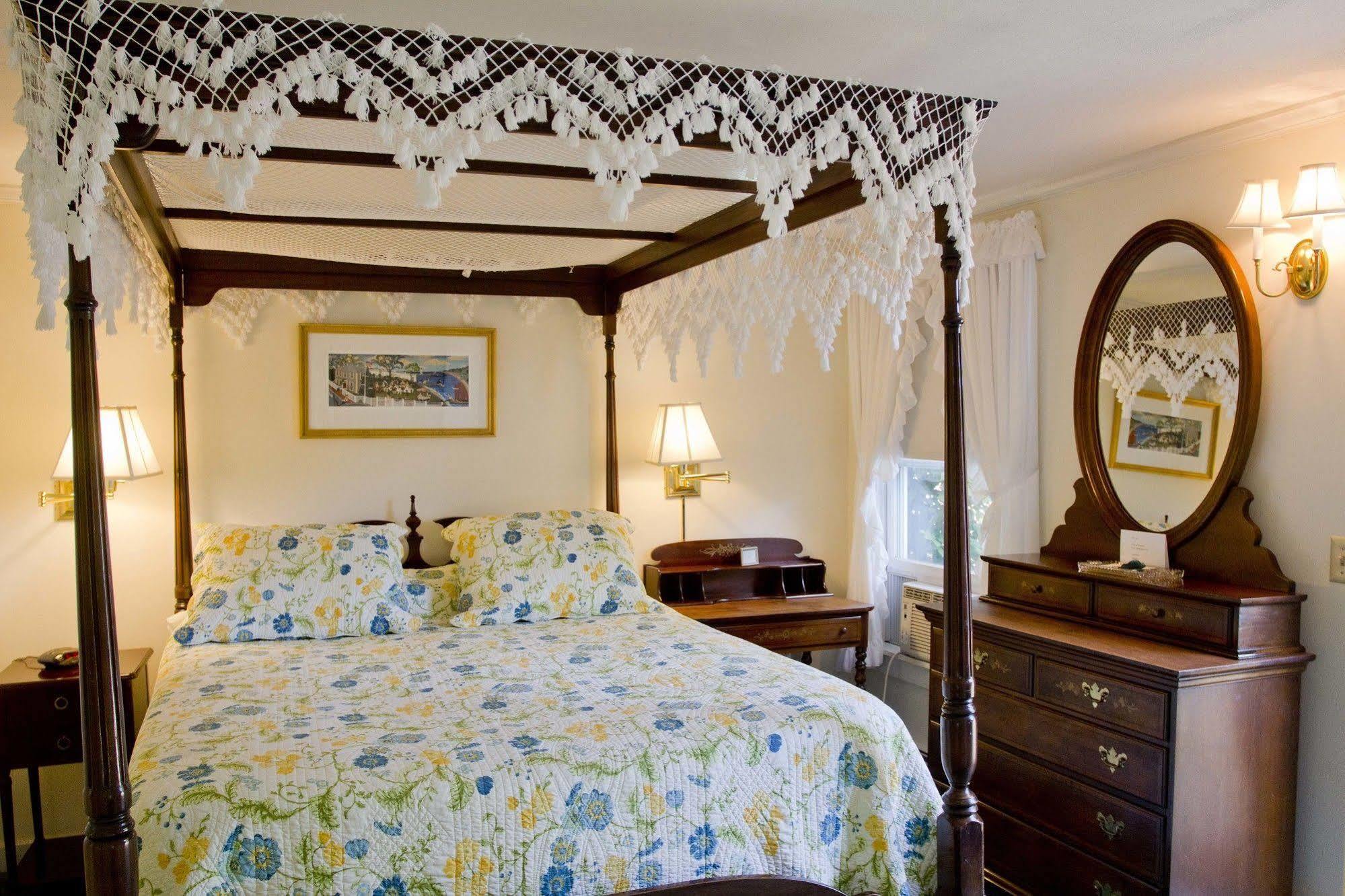 The Lightkeeper's 4* Edgartown